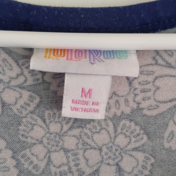 Medium LuLaRoe Carly - Picture 2 of 3